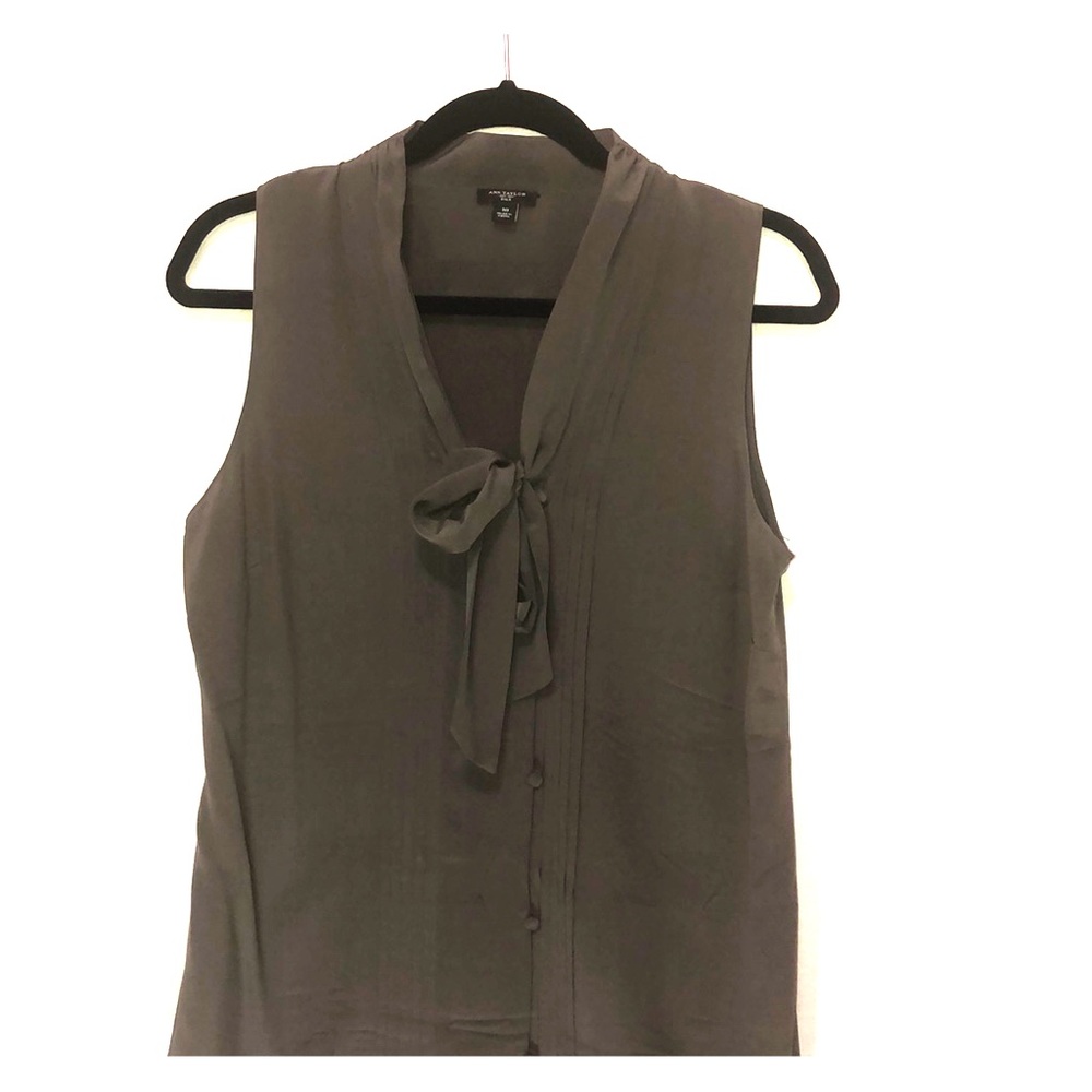 Ann Taylor Silk sleeveless blouse